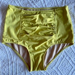 Kortni Jeane Small Burnt Lime bottoms